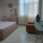 Affordable, Beachfront Appartamento Durrës