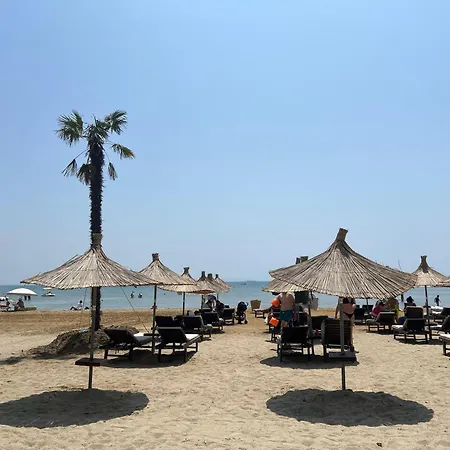 Affordable, Beachfront Apartmán *